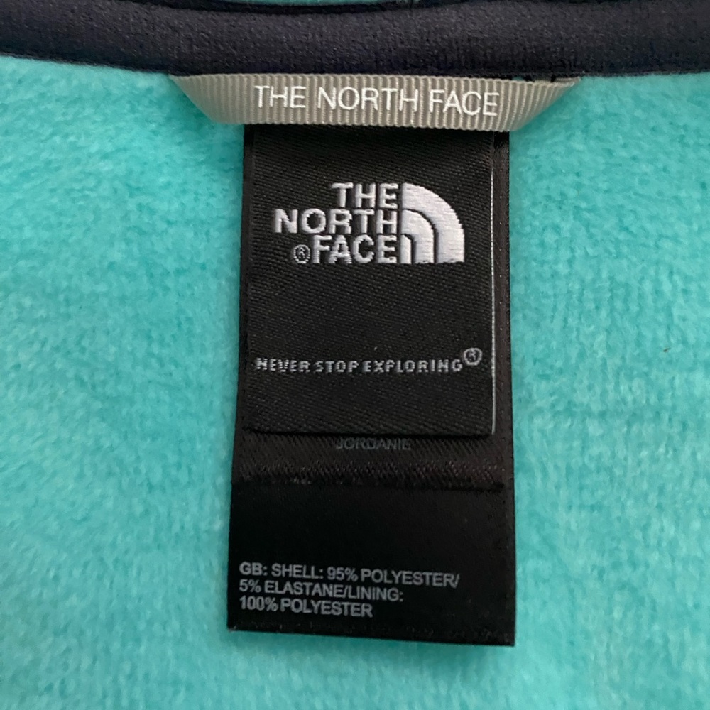 Size XL - The North Face Women’s mint green coat . Perfect condition